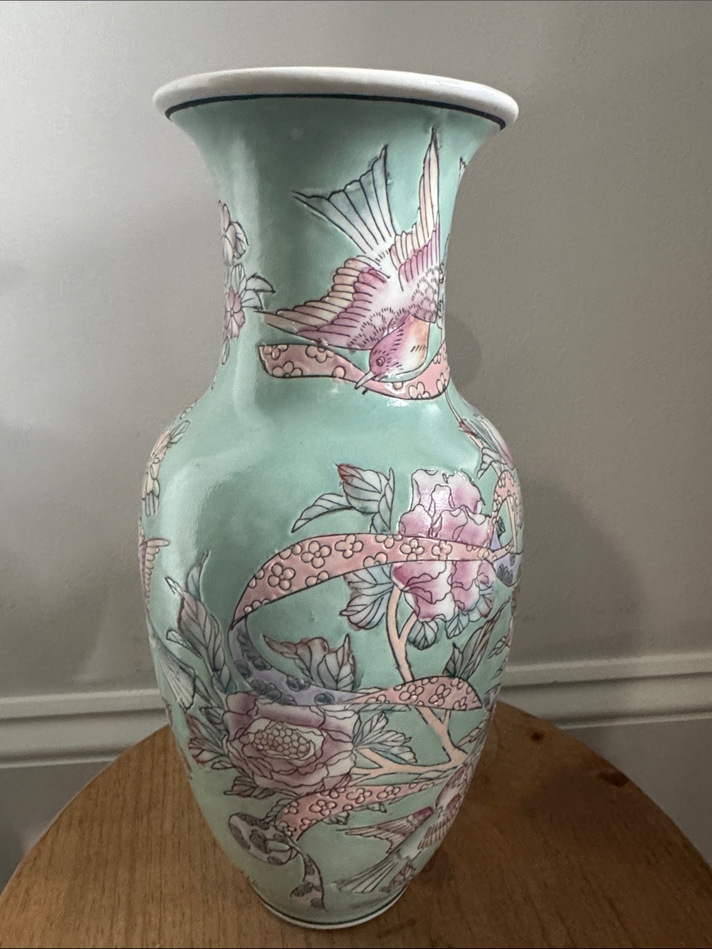 Vintage WBI Chinese Porcelain Vase